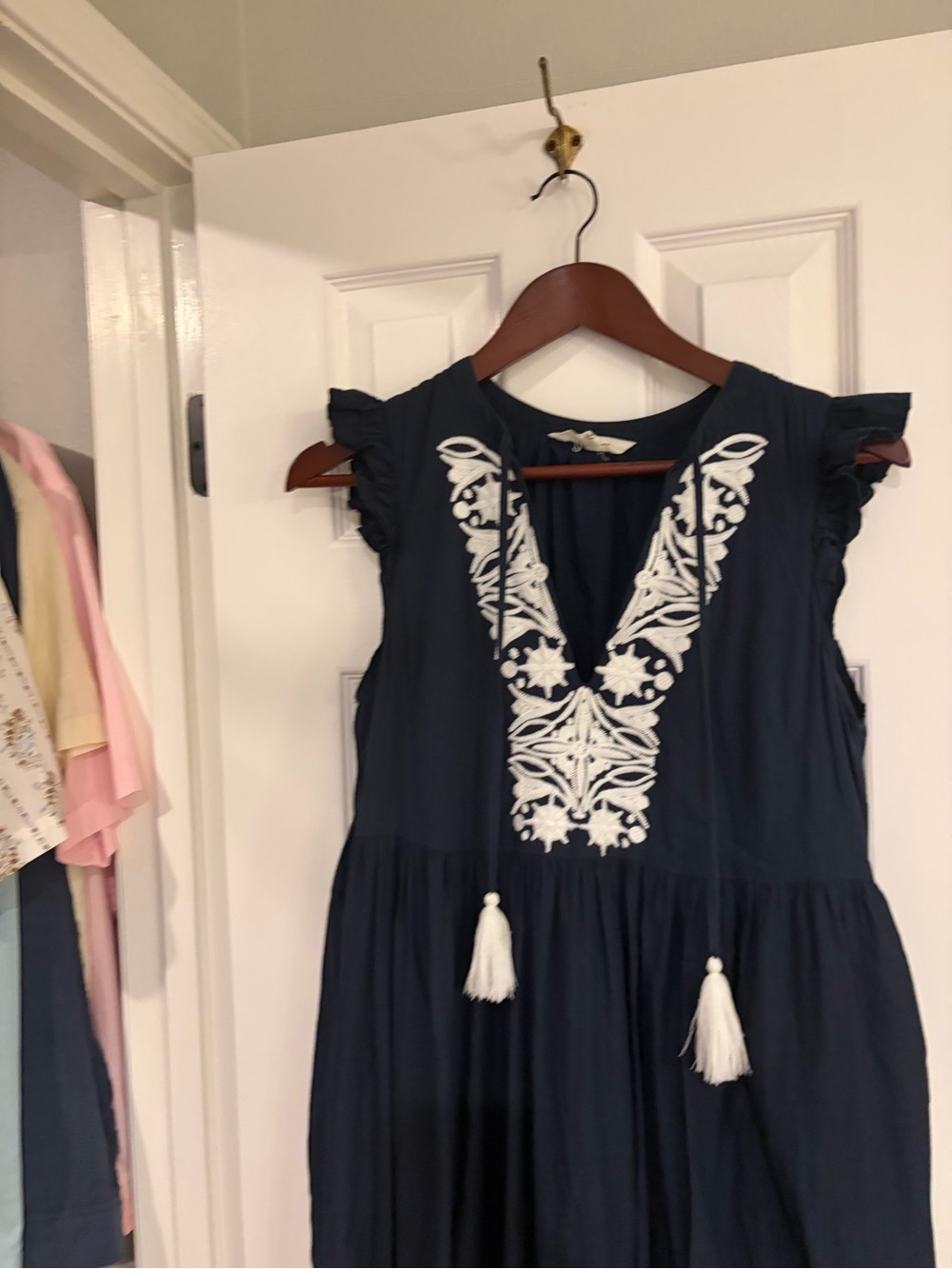 Boden Tie Neck Tiered Maxi Dress Size 6 Navy White Embroidered - Picture 7 of 15